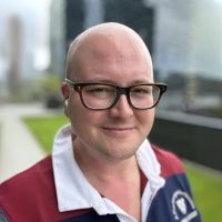 Simon Elliott - Featured